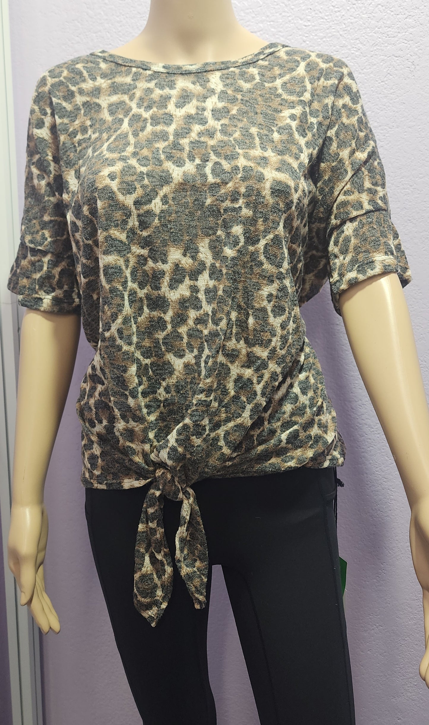 Leopard Print Front Tie Top (Plus Size)
