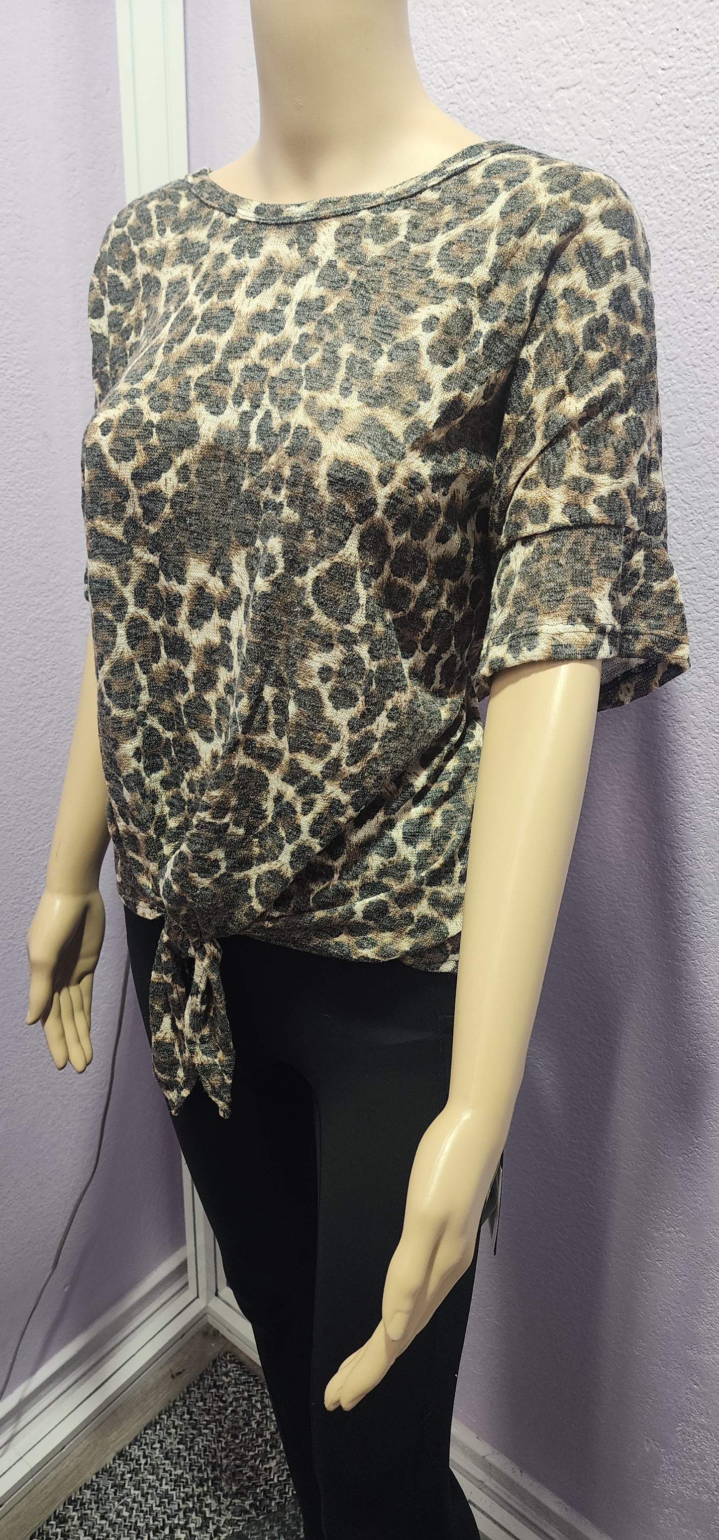 Leopard Print Front Tie Top (Plus Size)