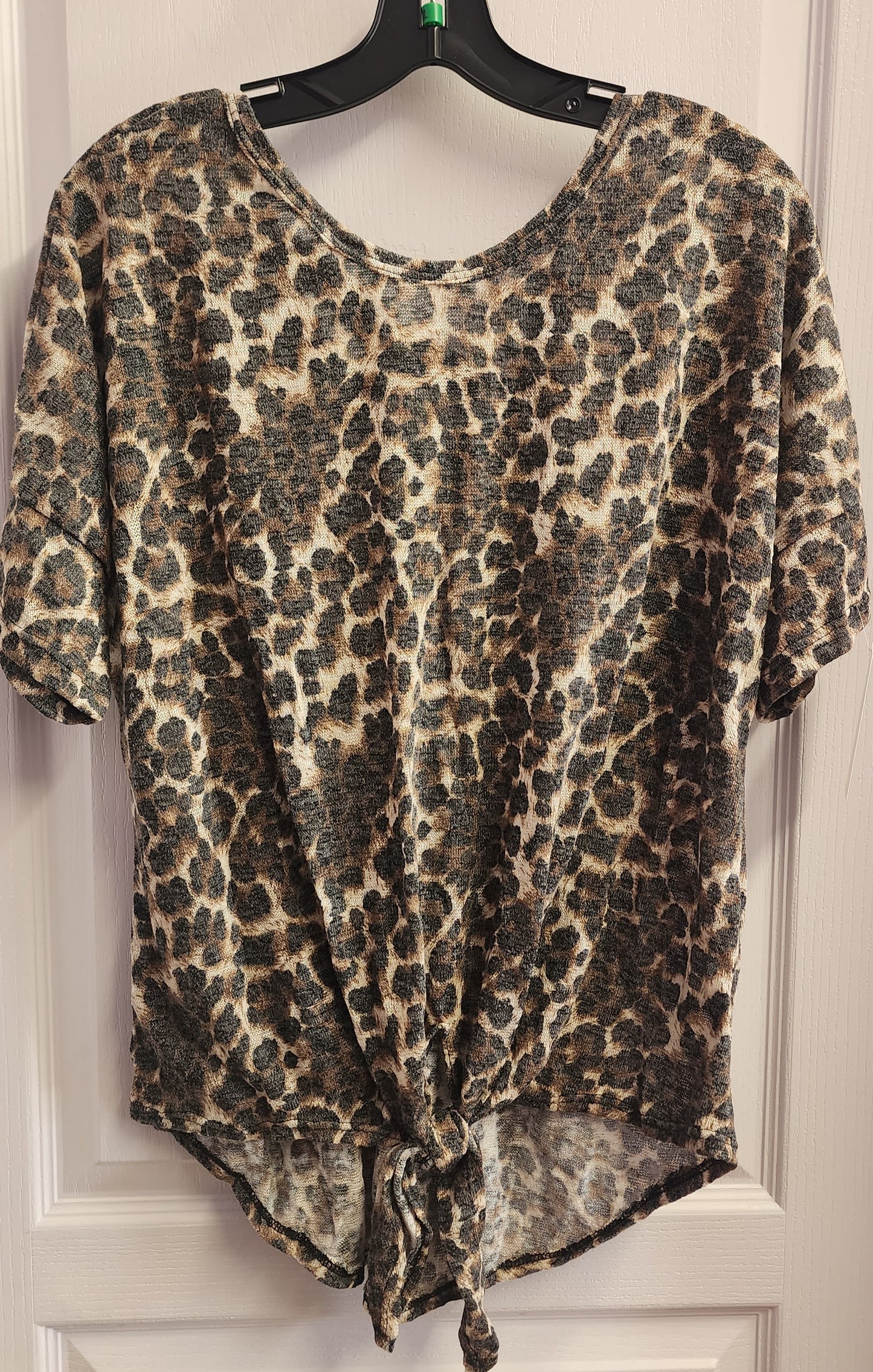 Leopard Print Front Tie Top (Plus Size)